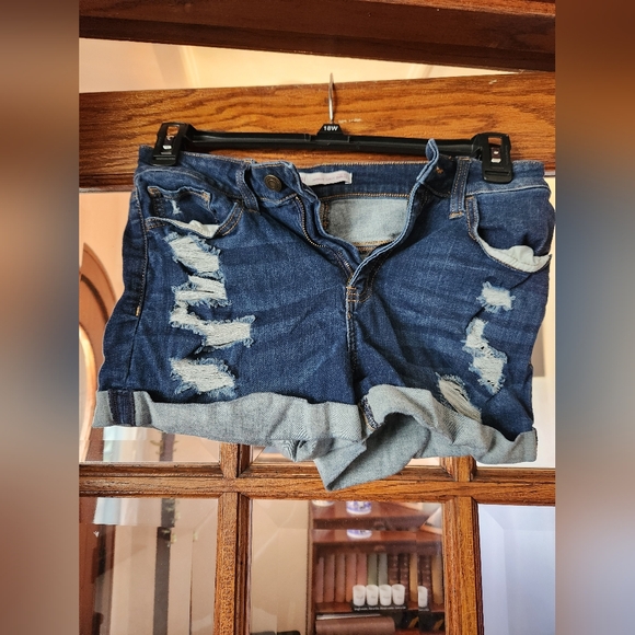 SO Jean shorts - Picture 1 of 3